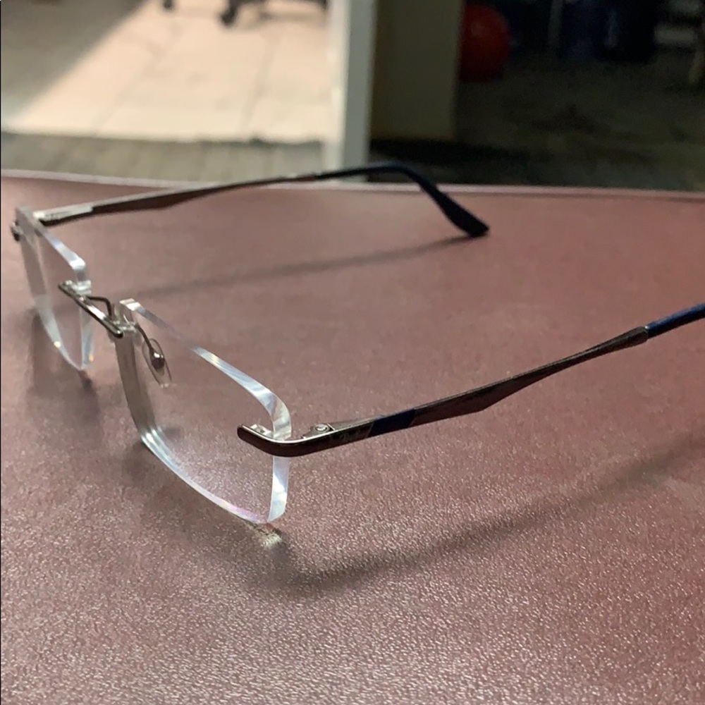 Eyeglasses